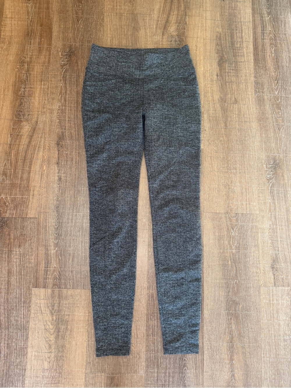 Athleta Gray Knit High-Waist Leggings size medium tall
